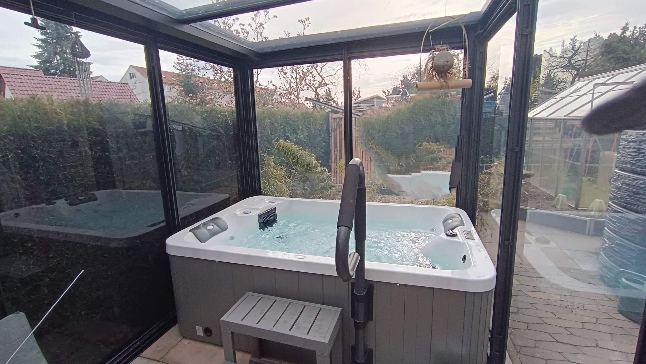 SunElements Design Gewächshaus mit Photovoltaik Content Bild